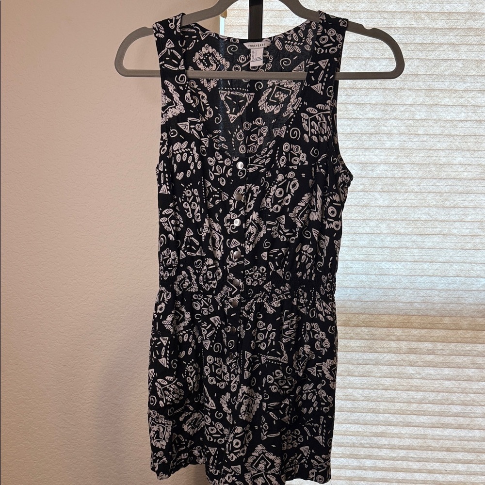 Black and White Patterned Sleeveless Romper Size S